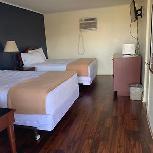 Sunset Inn (Adults Only)
